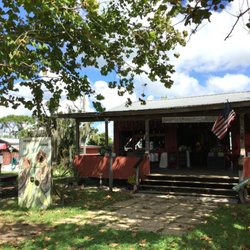 Henscratch Farms - The open are place was very nice. I loved the rustic vibe.