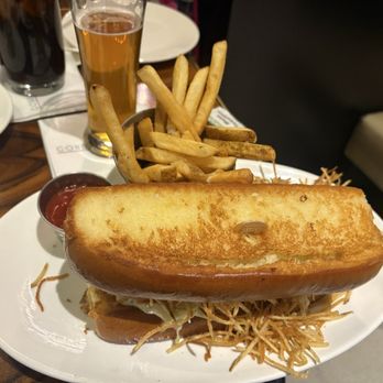 Gordon Ramsay Burger Las Vegas - Fish and chips - Burgers Near Me - Las Vegas, Nevada
