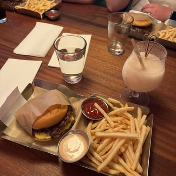 Tina's - Burgers Near Me - Tulsa, Oklahoma