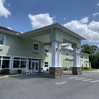 Lake House Assisted Living Facility - Outside view. - Assisted Living Facilities Near Me - Largo, Florida Lake House Assisted Living Facility - Outside view. - Assisted Living Facilities Near Me - Largo, Florida