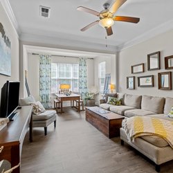 The Arbors at East Village - Living room