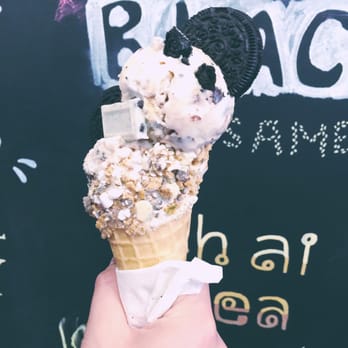 Fugo Desserts - Cookies n' Dreams in a s'mores cone - Desserts Near Me - Toronto, Ontario Fugo Desserts - Cookies n' Dreams in a s'mores cone - Desserts Near Me - Toronto, Ontario