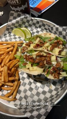 7 West TapHouse by null