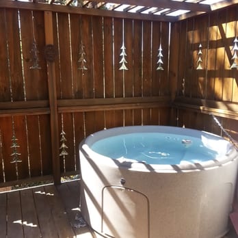 Big Bear Cool Cabins - Great jacuzzi!!! - Property Management Near Me - Big Bear Lake, California
