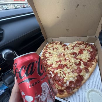 PETRILLI’S PIZZA - Updated August 2025 - 352 Photos & 880 Reviews - 110 ...