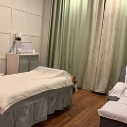 Golden Hands Massage