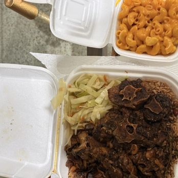 King Jerk - large oxtail $33 mac n cheese $4 - Barbeque Near Me - Miami, Florida