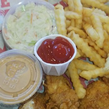 Raising Cane's Chicken Fingers - 4 Finger Box - Chicken Shop Near Me - Fort Smith, Arkansas