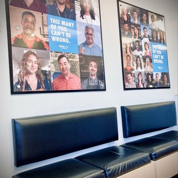 Supercuts - Waiting area - Hair Salons Near Me - RENO, Nevada