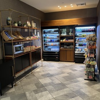 Hilton Pasadena - Food pantry - Hotels Near Me - Pasadena, California