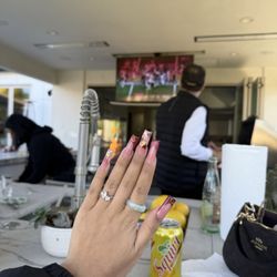 Qtee Nails & Lashes - Vday nails
