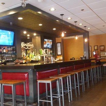 Giordano's - Bar= - Pizza Near Me - Rosemont, Illinois