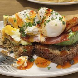 Lizzy’s Little Kitchen - Avocado toast with poached eggs, bacon and sweet chili sauce. Superb. The scones were also delicious.