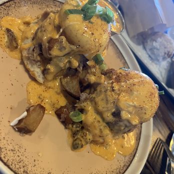 Bosscat Kitchen & Libations - Eggs Benedict - New American Near Me - Irvine, California Bosscat Kitchen & Libations - Eggs Benedict - New American Near Me - Irvine, California
