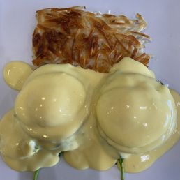 classic eggs benedict classic eggs benedict