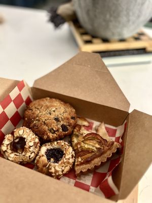 Overlook Bakery by null