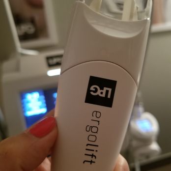 Absolut Body Contour - Smooth the look of wrinkles, work on double chin, tone the skin, clarify the complexion with Endermologie Ergolift. - Massage Near Me - Plano, Texas