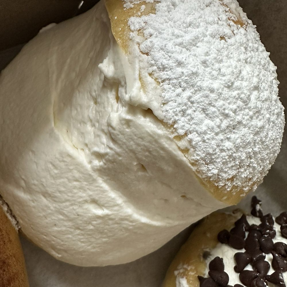Dan's Waffles - Vanilla bean Maritozzi - Food Trucks Near Me Dan's Waffles - Vanilla bean Maritozzi - Food Trucks Near Me