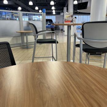 Ed Napleton Honda - Waiting area tables - Auto Repair Near Me - Saint Peters, Missouri Ed Napleton Honda - Waiting area tables - Auto Repair Near Me - Saint Peters, Missouri
