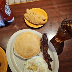 Bonanza Casino - Everything was so delicious. If you order an iced tea, make sure to ask for lemons on the side to squeeze in.