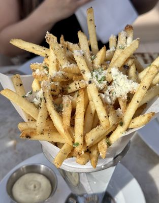 RH Palo Alto | The Gallery at Stanford by null