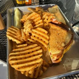 Jalapeño Popper Grilled Cheese Sandwich