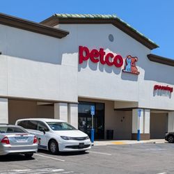Petco - Storefront