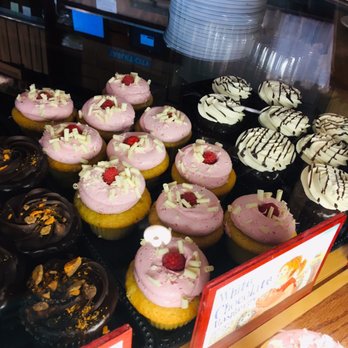 Molly's Cupcakes - Molly's Cupcakes - Desserts Near Me - Chicago, Illinois Molly's Cupcakes - Molly's Cupcakes - Desserts Near Me - Chicago, Illinois