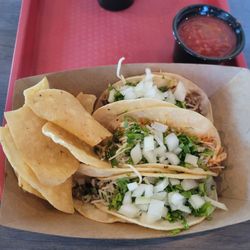 Detroit Taco Company - Tacos and chips
