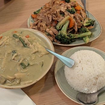 Thai Spoons - Green curry, pad see ew, jasmine rice - Thai Near Me - Sunnyvale, California Thai Spoons - Green curry, pad see ew, jasmine rice - Thai Near Me - Sunnyvale, California