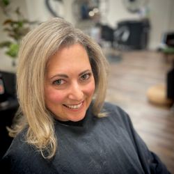 la rouge salon - Gray blending through hilighting for the win!