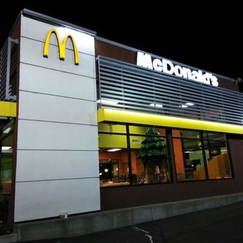 McDonald's - We got 2 meal w sweet T. We got unsweet T  I took the T back 2get sweet T & can we give you a soda so we don't have 2make more sweetT - Fast Food Near Me - Sacramento, California