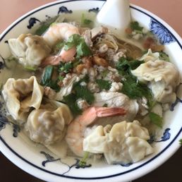 Combination Wonton Rice Stick Soup