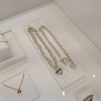 Tiffany & Co - Jewelry Near Me - Pasadena, California Tiffany & Co - Jewelry Near Me - Pasadena, California