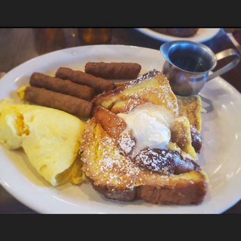 Big Y Cafe - Long Haul with Link Sausage, Eggs, and French Toast - Breakfast & Brunch Near Me - Peshastin, Washington