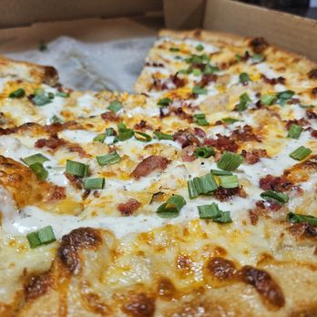 Tomato Bar Pizza Bakery - Pizza Near Me - Valparaiso, Indiana