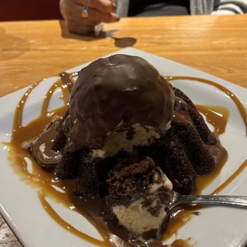 Chili's - Molten Chocolate Cake - Bars Near Me - Dayton, Ohio