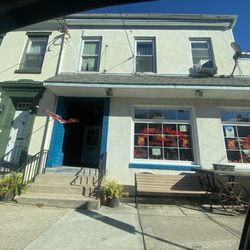 Mema's Memories-Antiques & General Store - 11/18/23 exterior