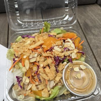 Lou's Cafe - Salad Near Me - San Francisco, California