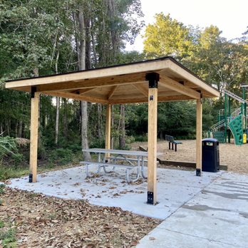 Marshview Park - Pavilion covered picnic table and trash can - Playgrounds Near Me - Virginia Beach, Virginia