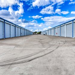 RecNation RV & Boat Storage - Drive Isle