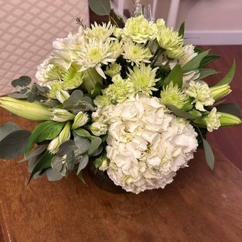 Emmett Floral - $100 sympathy bouquet; I did not specify any particular flowers, just told them to use their best judgment with whites and greens - Florists Near Me - Emmett, Idaho Emmett Floral - $100 sympathy bouquet; I did not specify any particular flowers, just told them to use their best judgment with whites and greens - Florists Near Me - Emmett, Idaho