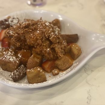 Ruby Sunshine Charlotte Southend - Sweet Heat Chicken and French Toast - Breakfast & Brunch Near Me - Charlotte, North Carolina Ruby Sunshine Charlotte Southend - Sweet Heat Chicken and French Toast - Breakfast & Brunch Near Me - Charlotte, North Carolina