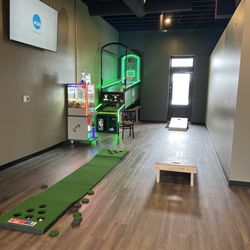 Growlers East Tosa - Game room