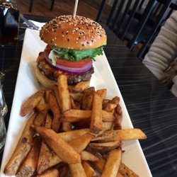 The Fieldhouse Restaurant - Cheddar-Mozza burger