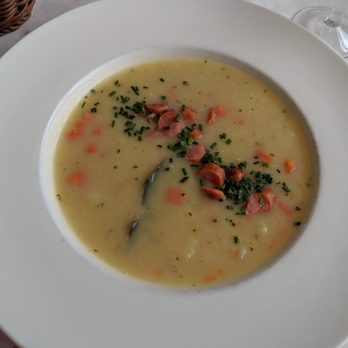 Fischerhütte am Schlachtensee - Kartoffelsuppe (9 Euro) - Bavarian Near Me - Berlin, BE