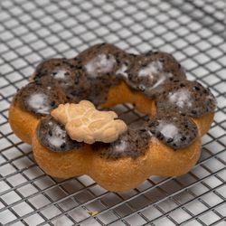 Mochinut & OneZo - Black Sesame Mochinut