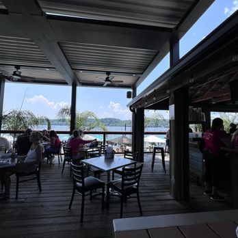 Lee's Landing Dock Bar - Seafood Near Me - Port Deposit, Maryland