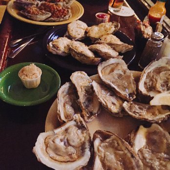 Madison Oyster Bar - Oysters Casio in the back, Savannah in the center, Half Shells down front. All lovely. - Bars Near Me - South Bend, Indiana Madison Oyster Bar - Oysters Casio in the back, Savannah in the center, Half Shells down front. All lovely. - Bars Near Me - South Bend, Indiana