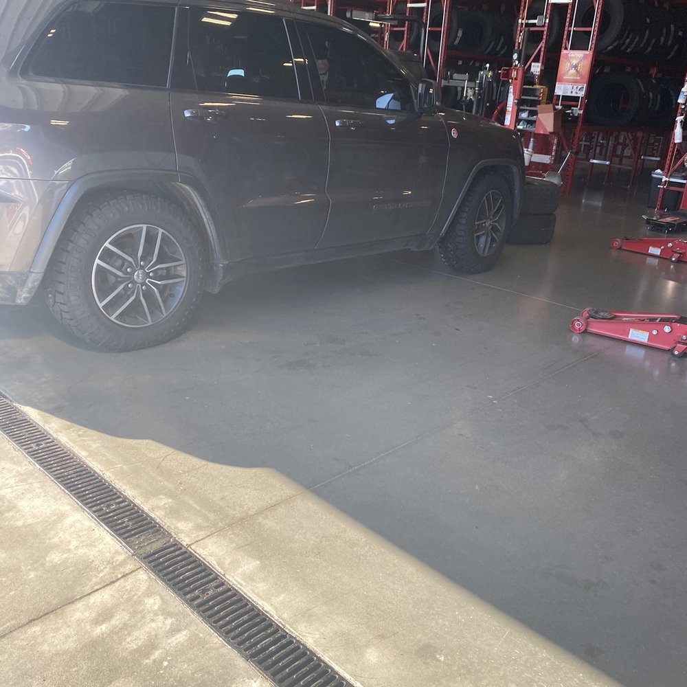 Discount Tire - Inside Shop - Tires Near Me - Saint Ann, Missouri